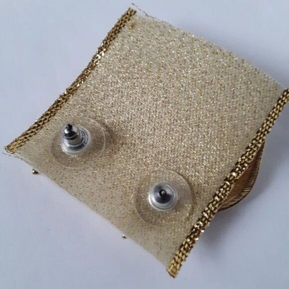 Vintage Monet Gold Tone Cream Anamel Earrings - Picture 9 of 10